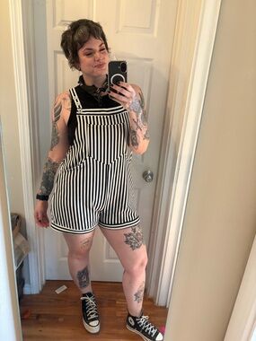 HALARA Black and White Striped Romper Jumpsuit